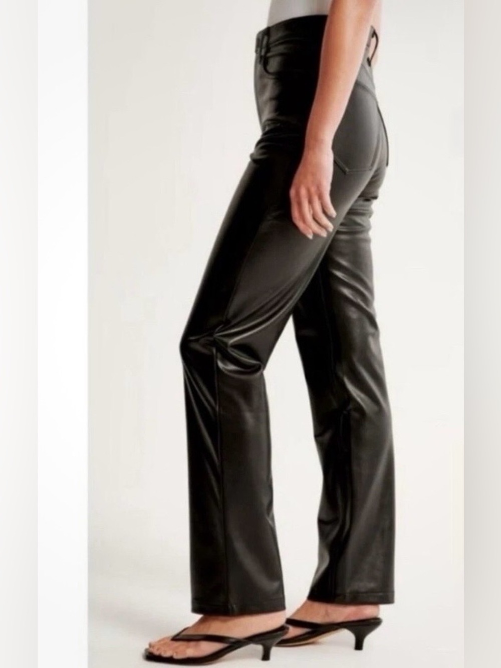 Abercrombie & Fitch The 90s Straight Ultra High Rise Faux Leather Size Pant 27/4 - Picture 3 of 11